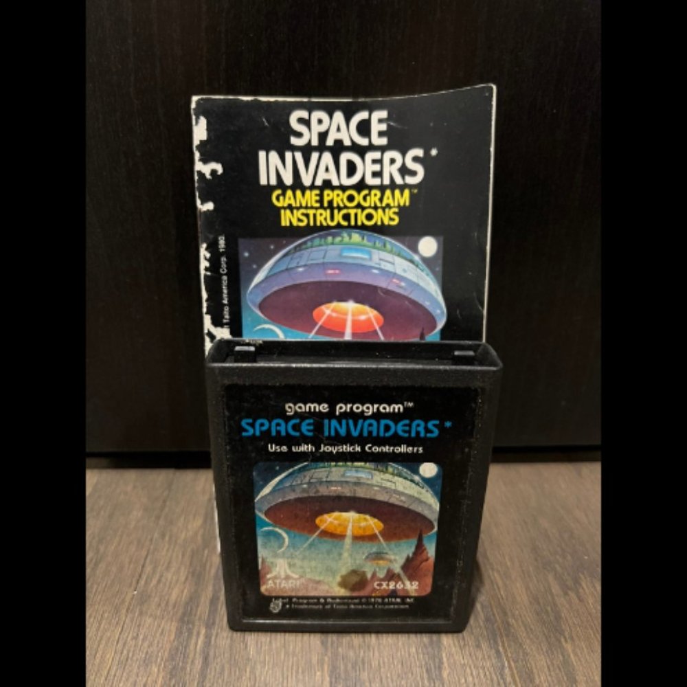 Space Invaders (Atari 2600) Vintage Game Cartridge & Instruction Booklet